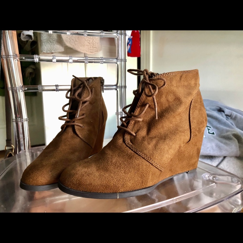 Women’s brown heeled booties